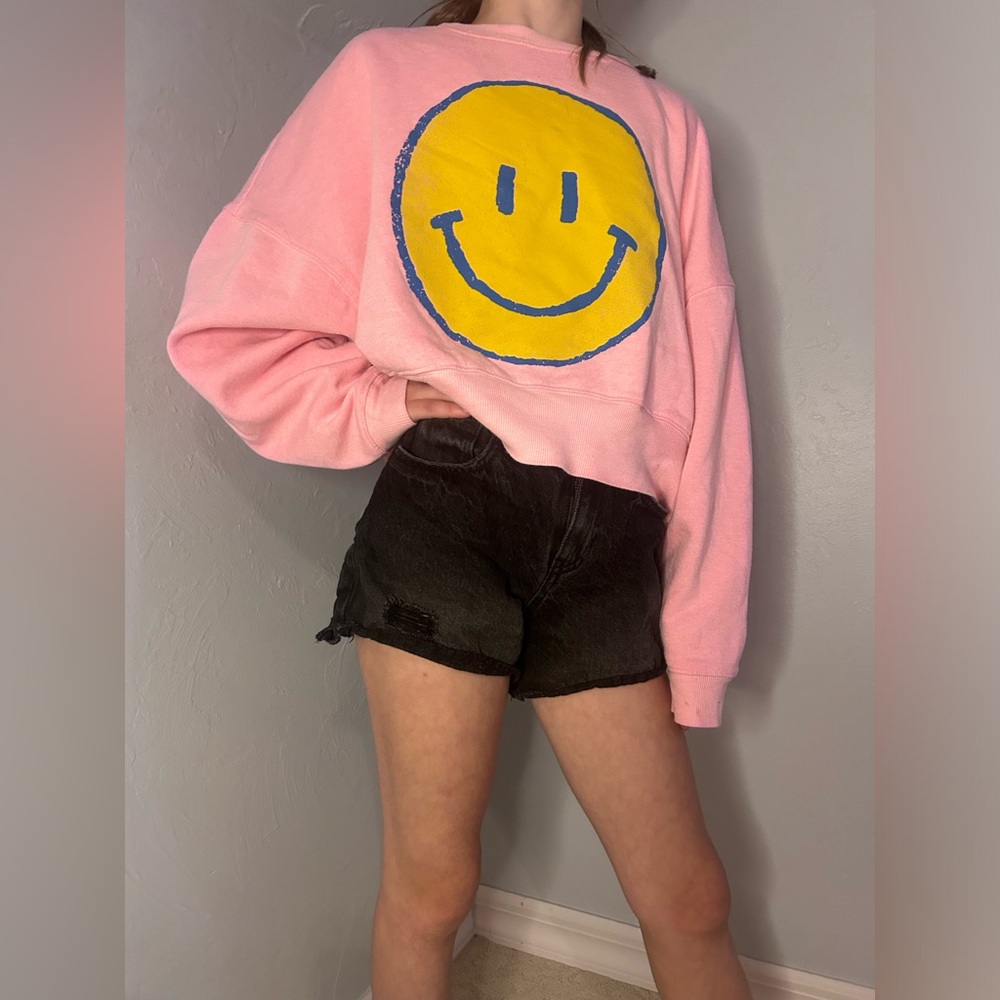 cropped pink smile sweatshirt